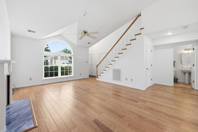 1036 Keeneland Court, Frankfort, KY 40601