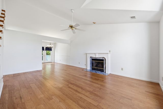 1036 Keeneland Court, Frankfort, KY 40601