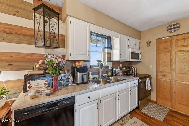 4312 W Rolling Boulevard, Defiance, OH 43512