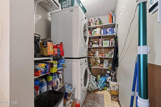 4312 W Rolling Boulevard, Defiance, OH 43512