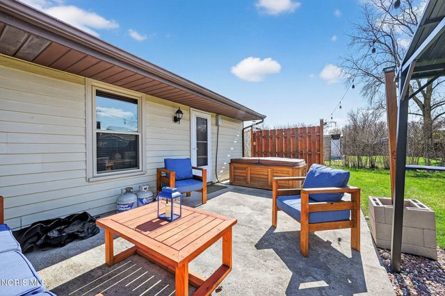 4312 W Rolling Boulevard, Defiance, OH 43512