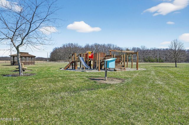 4312 W Rolling Boulevard, Defiance, OH 43512