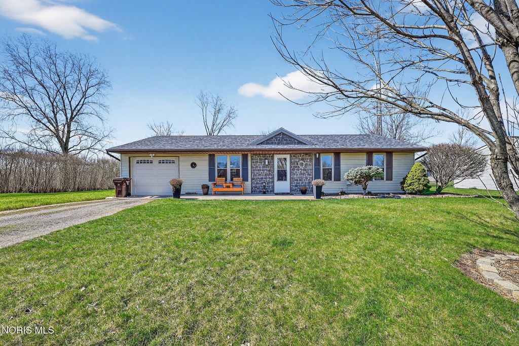 4312 W Rolling Boulevard, Defiance, OH 43512