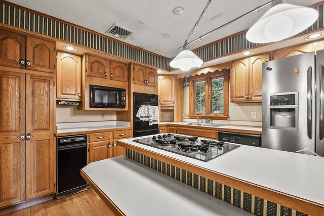 2 Bradley Court, Fall River, MA 02720