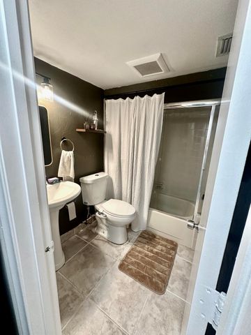 1400 NW 9th Avenue B-8, Boca Raton, FL 33486