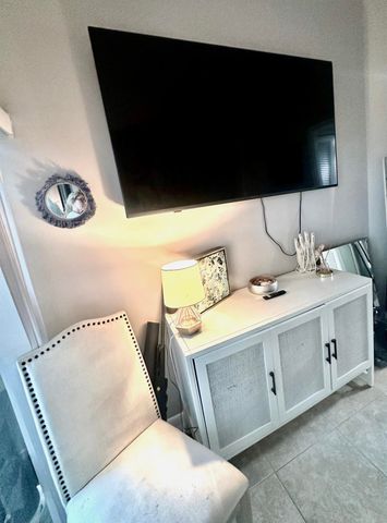 1400 NW 9th Avenue B-8, Boca Raton, FL 33486