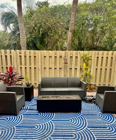 1400 NW 9th Avenue B-8, Boca Raton, FL 33486