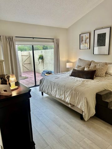 1400 NW 9th Avenue B-8, Boca Raton, FL 33486