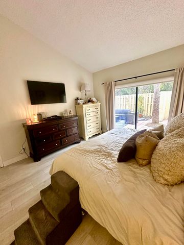 1400 NW 9th Avenue B-8, Boca Raton, FL 33486