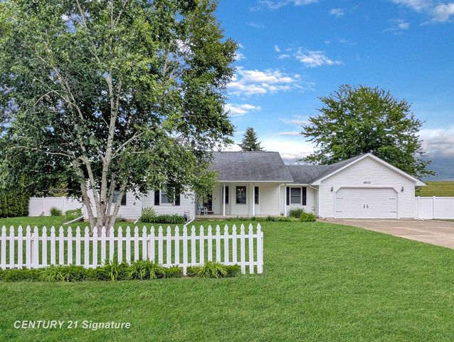 4870 CORALBERRY Road, Saginaw Twp, MI 48604