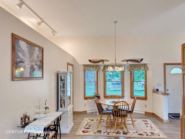 4870 CORALBERRY Road, Saginaw Twp, MI 48604