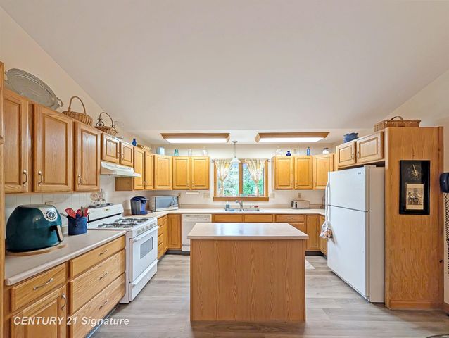 4870 CORALBERRY Road, Saginaw Twp, MI 48604