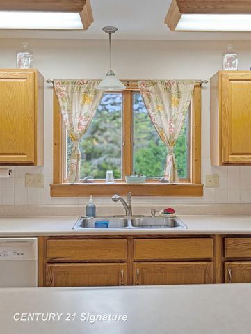 4870 CORALBERRY Road, Saginaw Twp, MI 48604