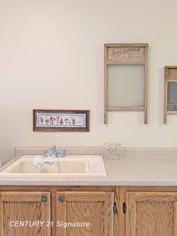 4870 CORALBERRY Road, Saginaw Twp, MI 48604