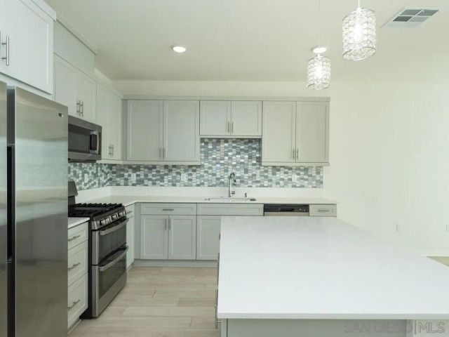 339 Sweet Pl, Fallbrook, CA 92028