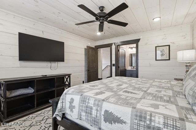 3032 Ridgetop Resort Way, Pigeon Forge, TN 37863