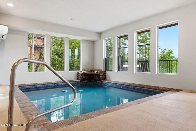 3032 Ridgetop Resort Way, Pigeon Forge, TN 37863