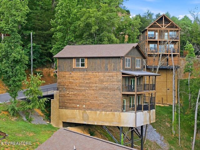 3032 Ridgetop Resort Way, Pigeon Forge, TN 37863