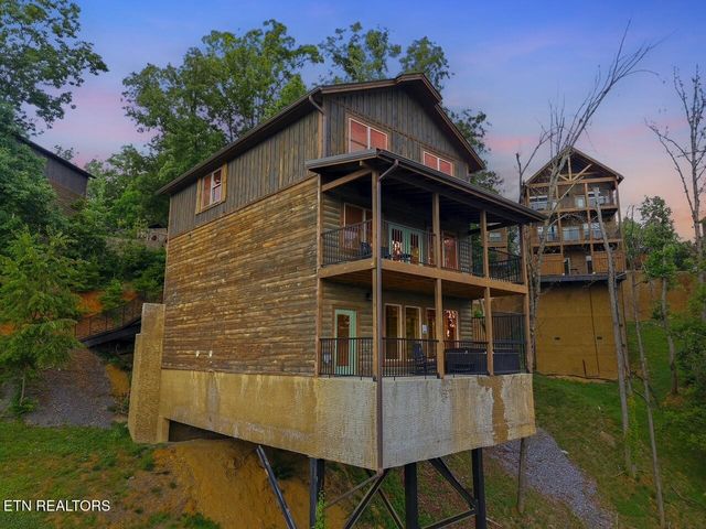 3032 Ridgetop Resort Way, Pigeon Forge, TN 37863