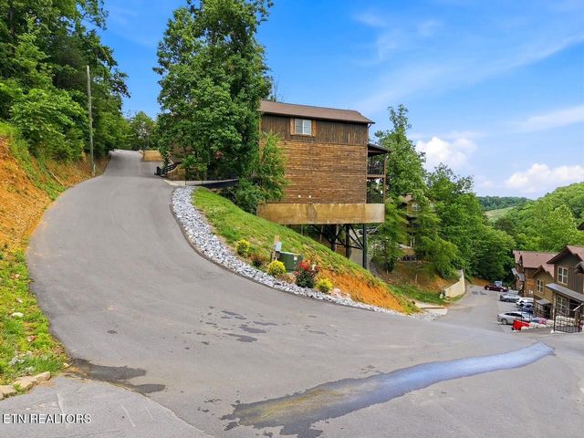 3032 Ridgetop Resort Way, Pigeon Forge, TN 37863