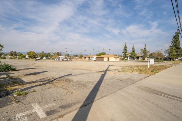 16436 Foothill Boulevard, Fontana, CA 92335