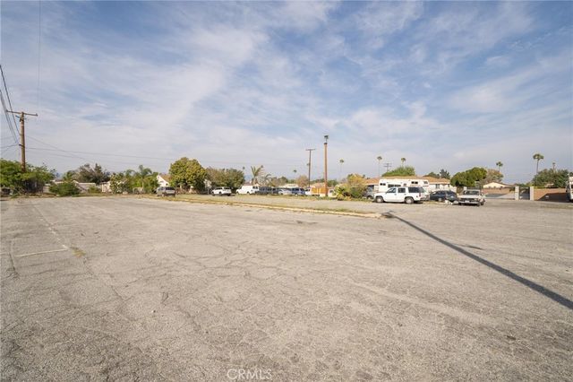 16436 Foothill Boulevard, Fontana, CA 92335