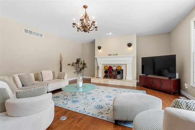 8272 Bainbridge Drive, Mattawan, MI 49071