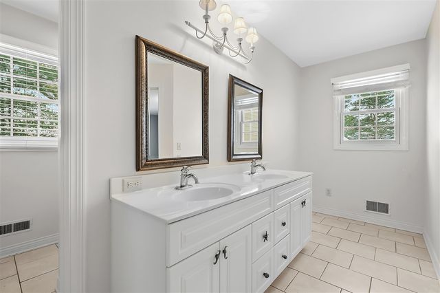 8272 Bainbridge Drive, Mattawan, MI 49071