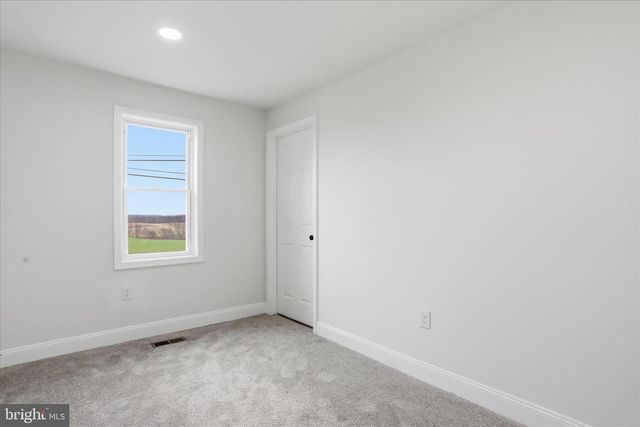 1035 HAMMONDS MILL RD, Hedgesville, WV 25427