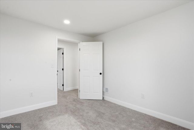 1035 HAMMONDS MILL RD, Hedgesville, WV 25427