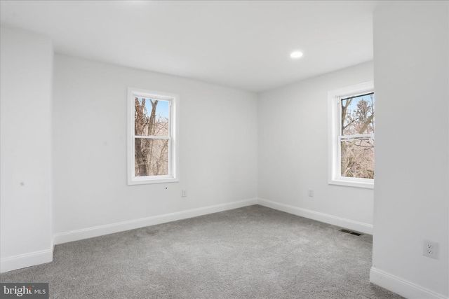 1035 HAMMONDS MILL RD, Hedgesville, WV 25427