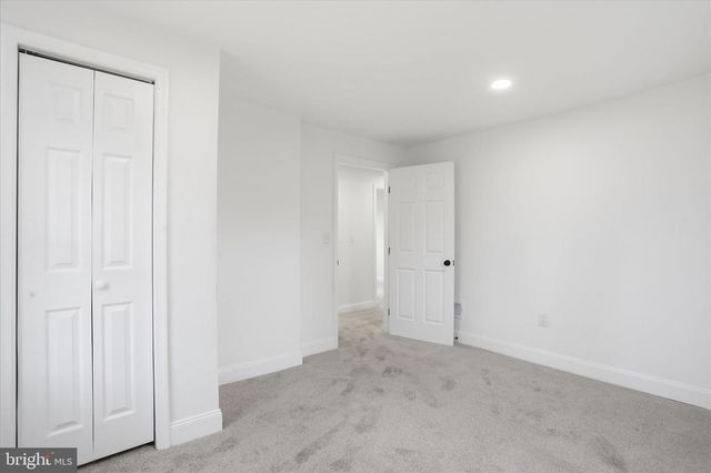 1035 HAMMONDS MILL RD, Hedgesville, WV 25427