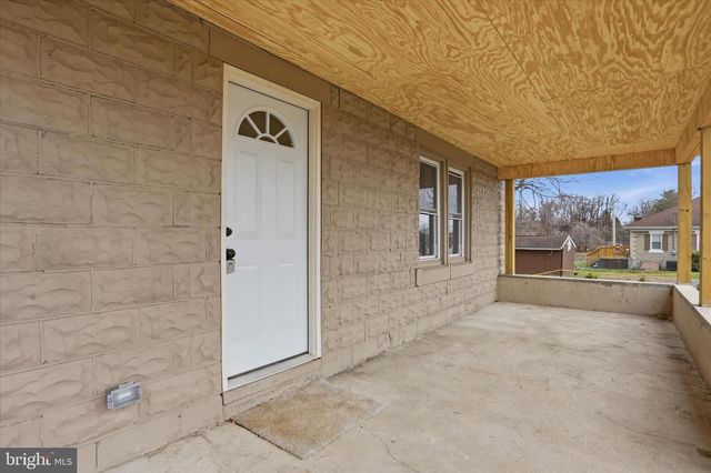 1035 HAMMONDS MILL RD, Hedgesville, WV 25427