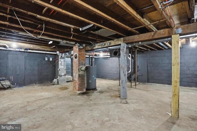 1035 HAMMONDS MILL RD, Hedgesville, WV 25427