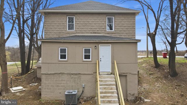 1035 HAMMONDS MILL RD, Hedgesville, WV 25427