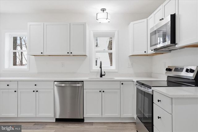 1035 HAMMONDS MILL RD, Hedgesville, WV 25427