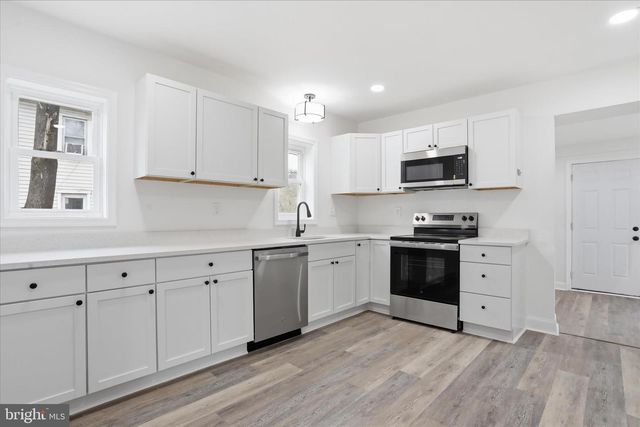 1035 HAMMONDS MILL RD, Hedgesville, WV 25427