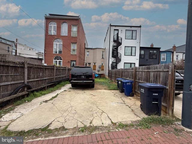 1366 NEWTON ST NW, Washington, DC 20010