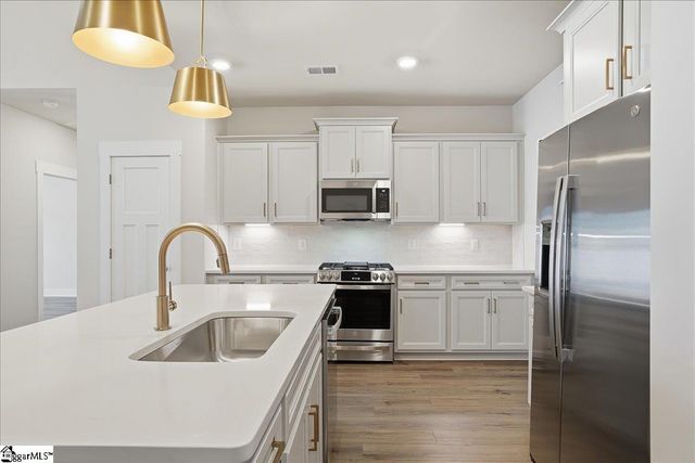 427 Crestcreek Drive, Anderson, SC 29621