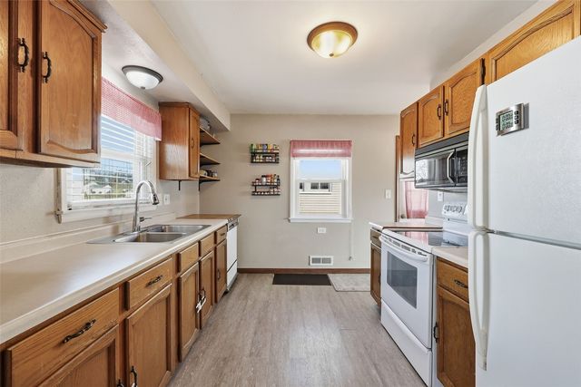 742 43rd St NE, Cedar Rapids, IA 52402