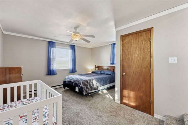 742 43rd St NE, Cedar Rapids, IA 52402