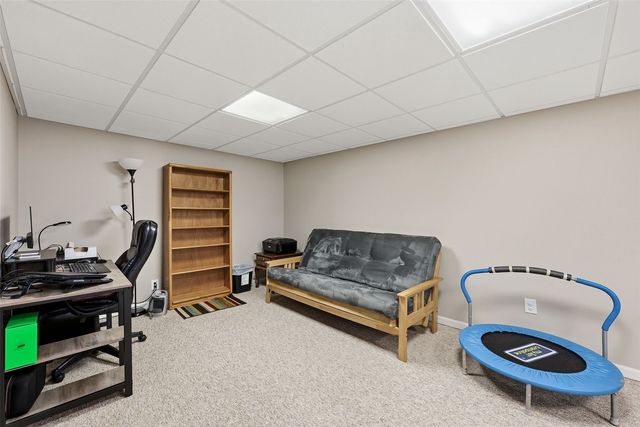 742 43rd St NE, Cedar Rapids, IA 52402