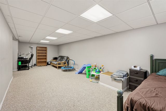 742 43rd St NE, Cedar Rapids, IA 52402