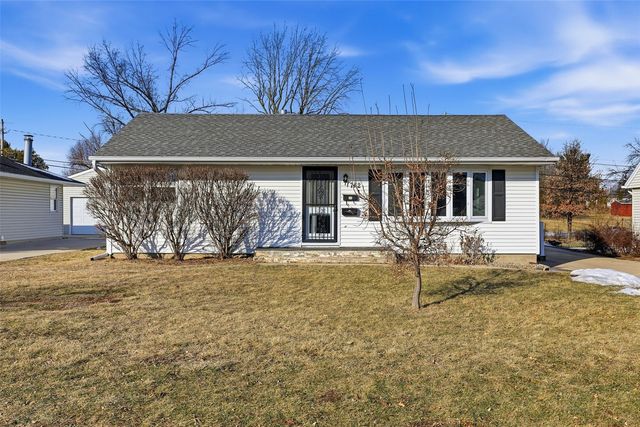 742 43rd St NE, Cedar Rapids, IA 52402