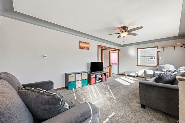 742 43rd St NE, Cedar Rapids, IA 52402