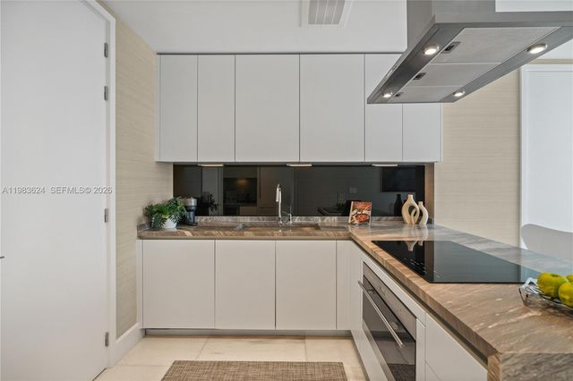 700 NE 26th Ter 2404, Miami, FL 33137