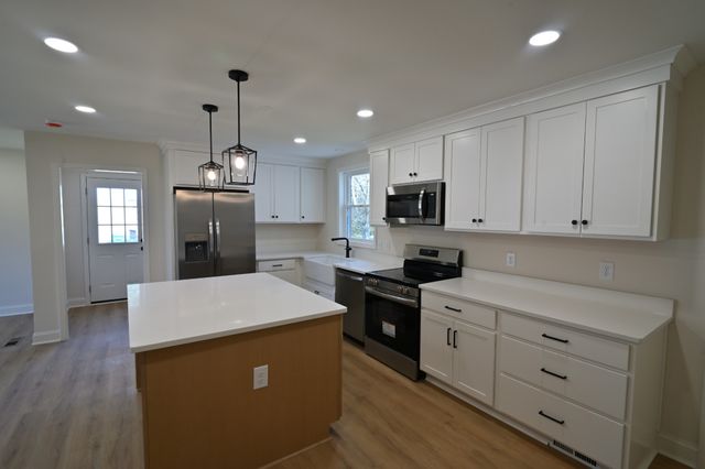 808 Hughes St, Spring Hill, TN 37174