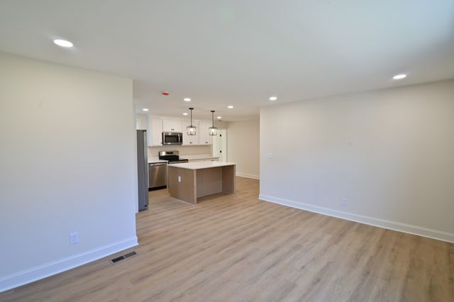 808 Hughes St, Spring Hill, TN 37174