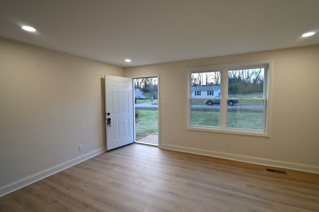 808 Hughes St, Spring Hill, TN 37174