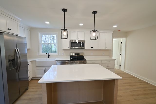 808 Hughes St, Spring Hill, TN 37174